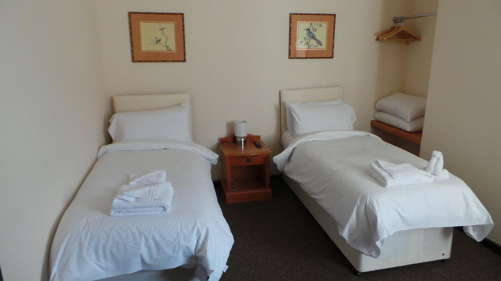 Dolphin Hotel Weymouth Oda fotoğraf